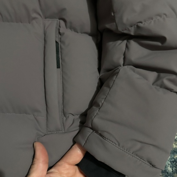 Aritzia Mid Super Puffer Jacket - Picture 3 of 5